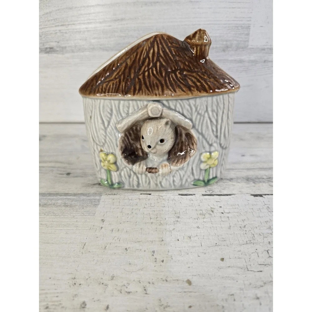 Vintage Ceramic Squirrel Cottage Napkin Holder Thatched Roof House 4.5